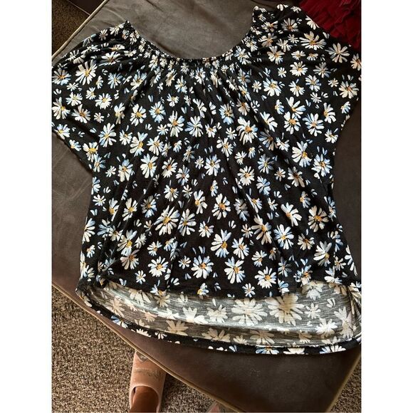Navy blue elastic top bat wing open sleeve with daisies  - Picture 6 of 8